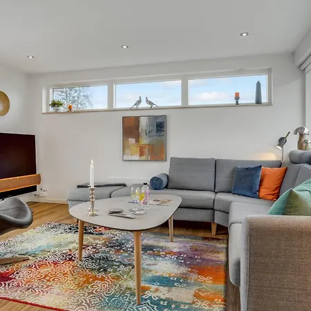 3 Bedroom Lovely In * ボルコップ