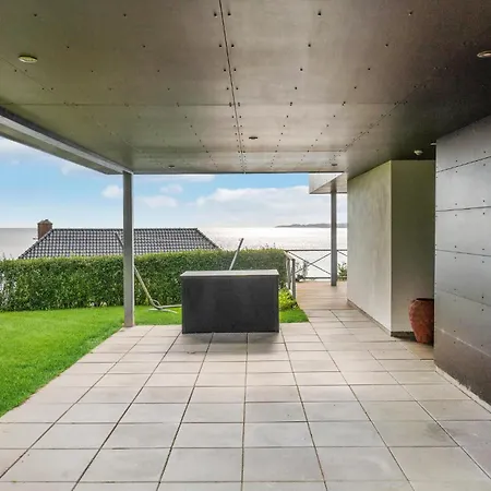 Σπίτι διακοπών 3 Bedroom Lovely In *