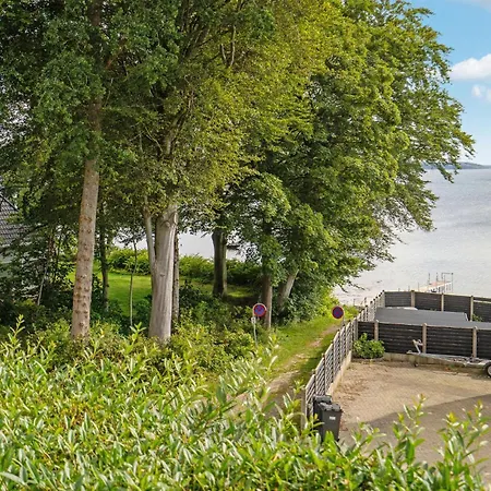 Σπίτι διακοπών 3 Bedroom Lovely In *